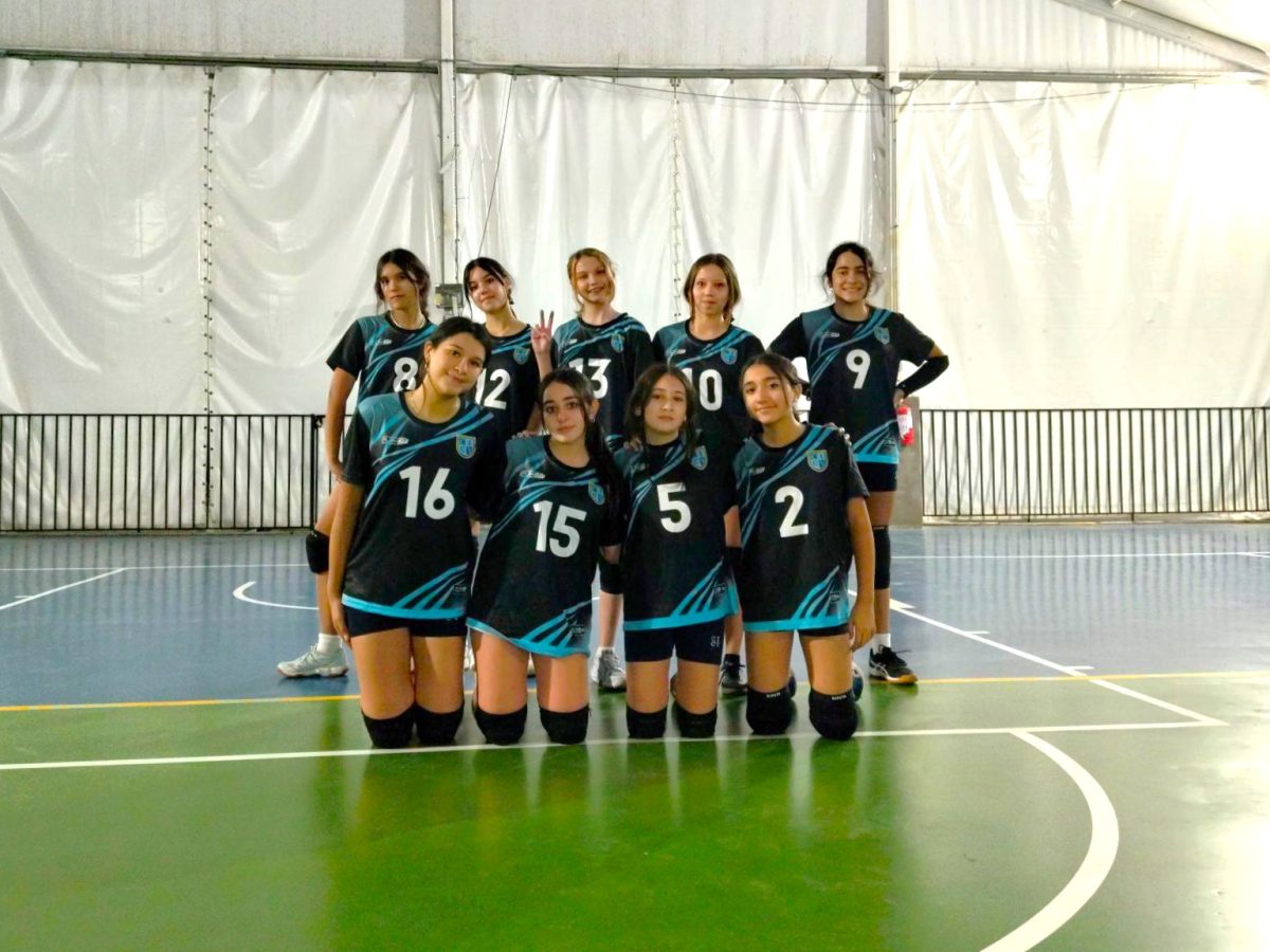 Nuestro equipo de Vóleibol Sub-14 debuta con solidez en el inicio de los Juegos Deportivos Escolares
