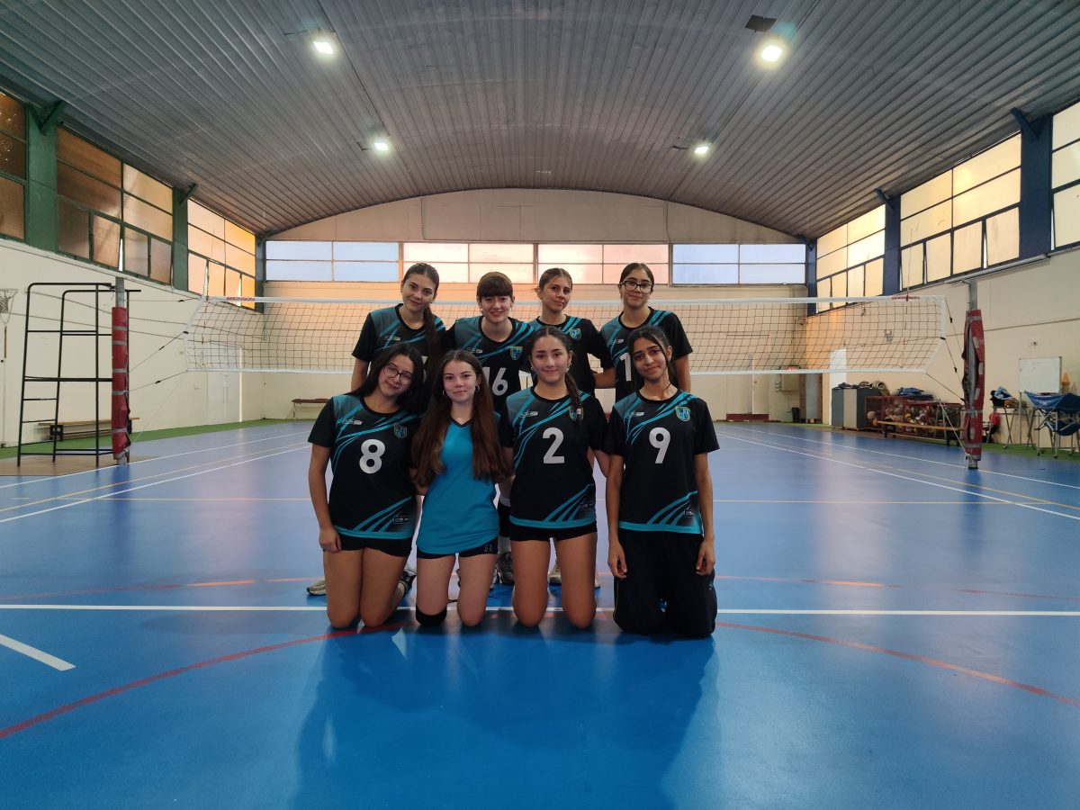 Debut triunfal de nuestro equipo de Vóleibol Juvenil Damas en los Juegos Deportivos Escolares