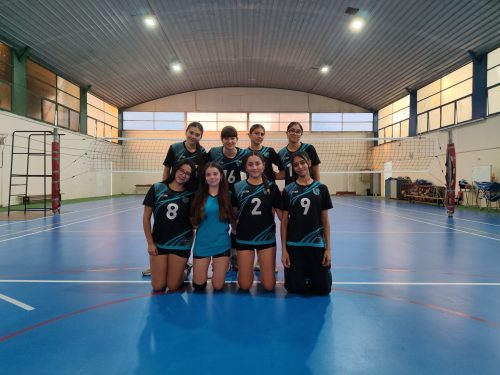 Debut triunfal de nuestro equipo de Vóleibol Juvenil Damas en los Juegos Deportivos Escolares