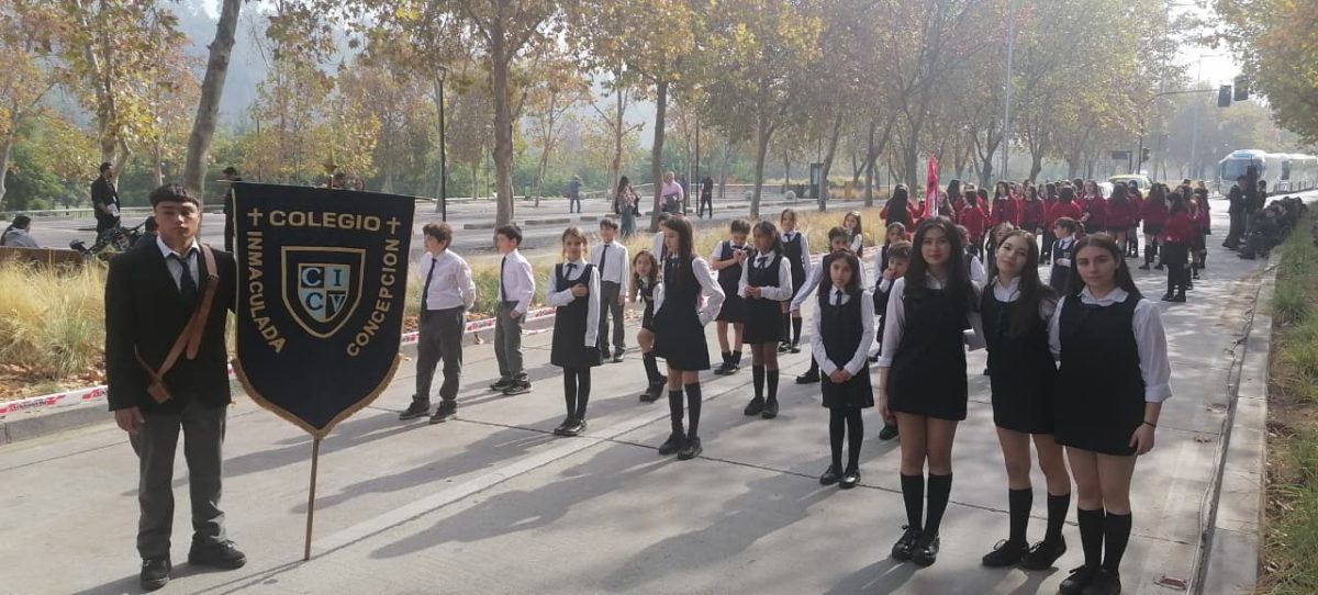 Nuestro colegio presente en homenaje a las Glorias Navales en Vitacura