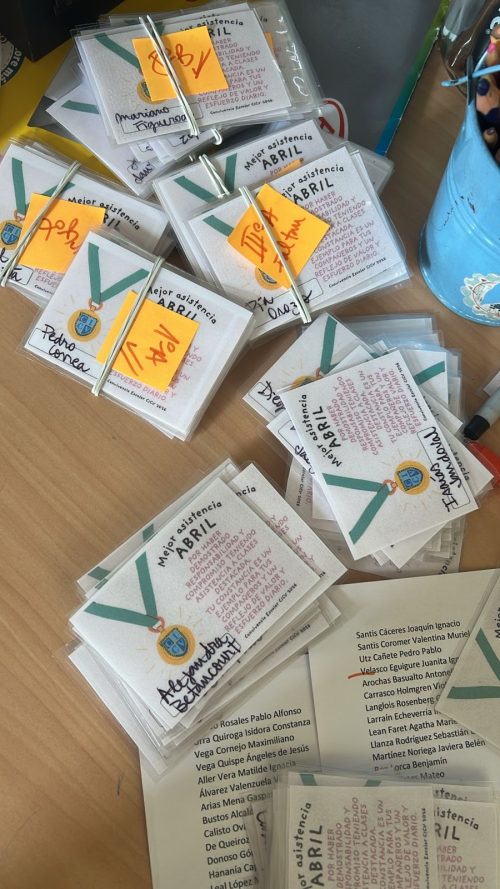 ¡Siempre presentes! Reconocimiento a la Asistencia Abril