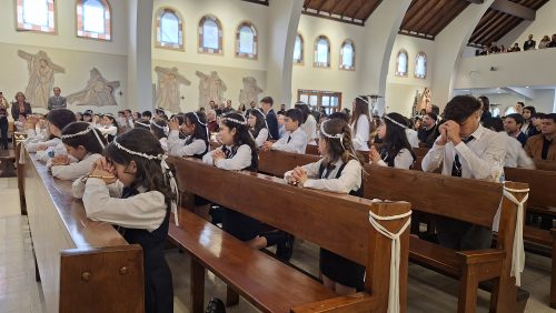 Celebración de las Primeras Comuniones: Un Encuentro Lleno de Fe, Alegría y Comunidad