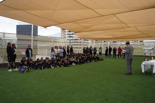 Nuestra comunidad se reunió para bendecir la nueva terraza del CICV