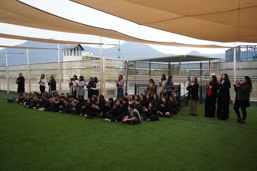 Nuestra comunidad se reunió para bendecir la nueva terraza del CICV