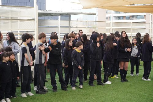Nuestra comunidad se reunió para bendecir la nueva terraza del CICV